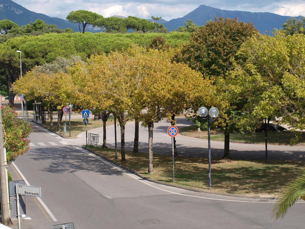 Il Pontile Holidays Apartment Marina di Pietrasanta Pokoj fotografie